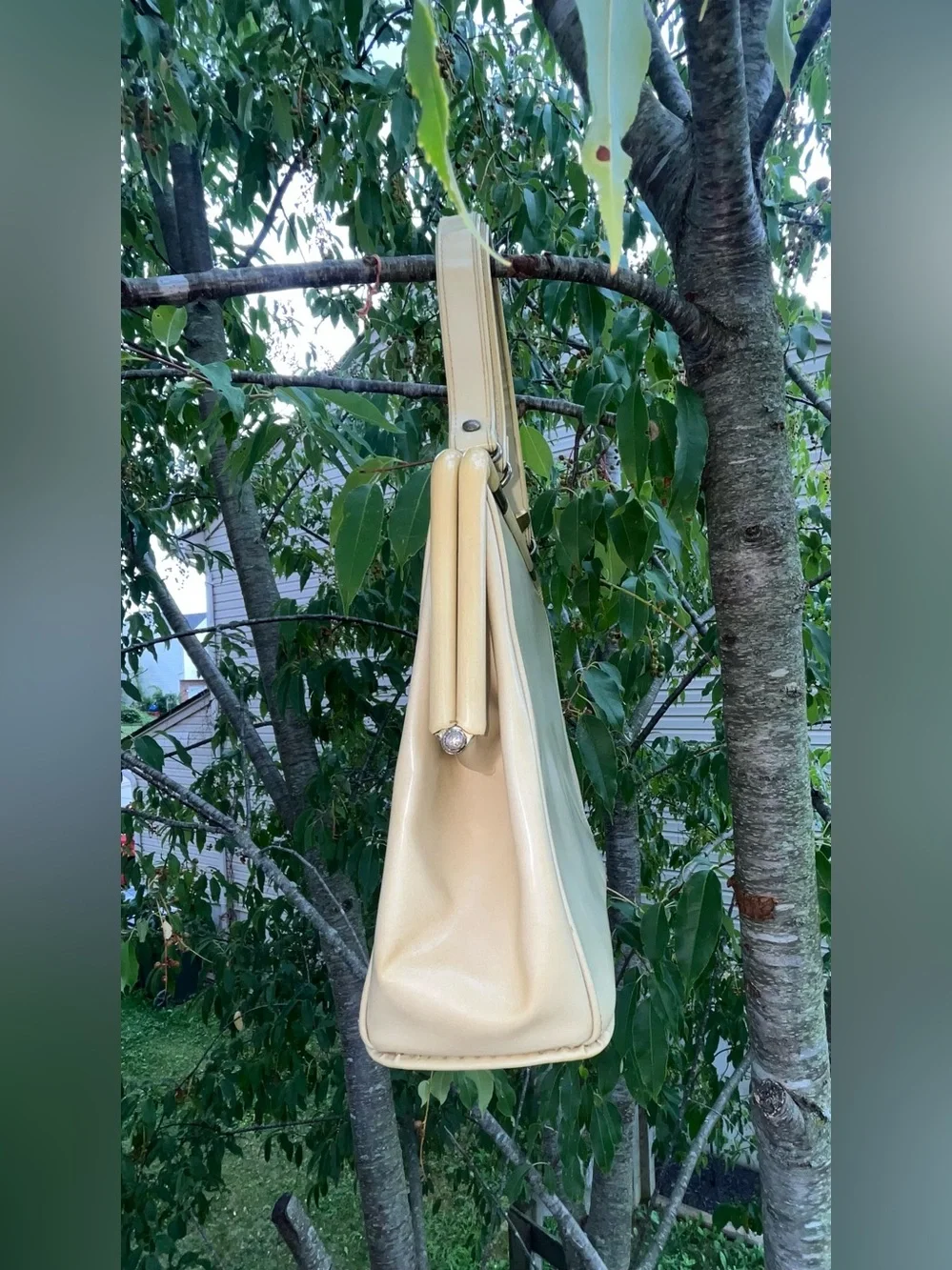 Vintage 50’s 60’s cream colored handbag